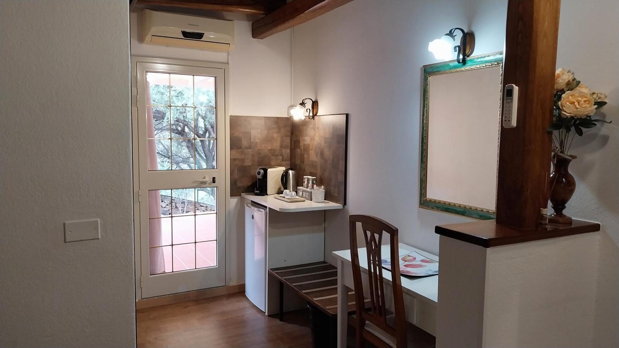 Li Muntigeddi Hotel San Teodoro  Ngoại thất bức ảnh